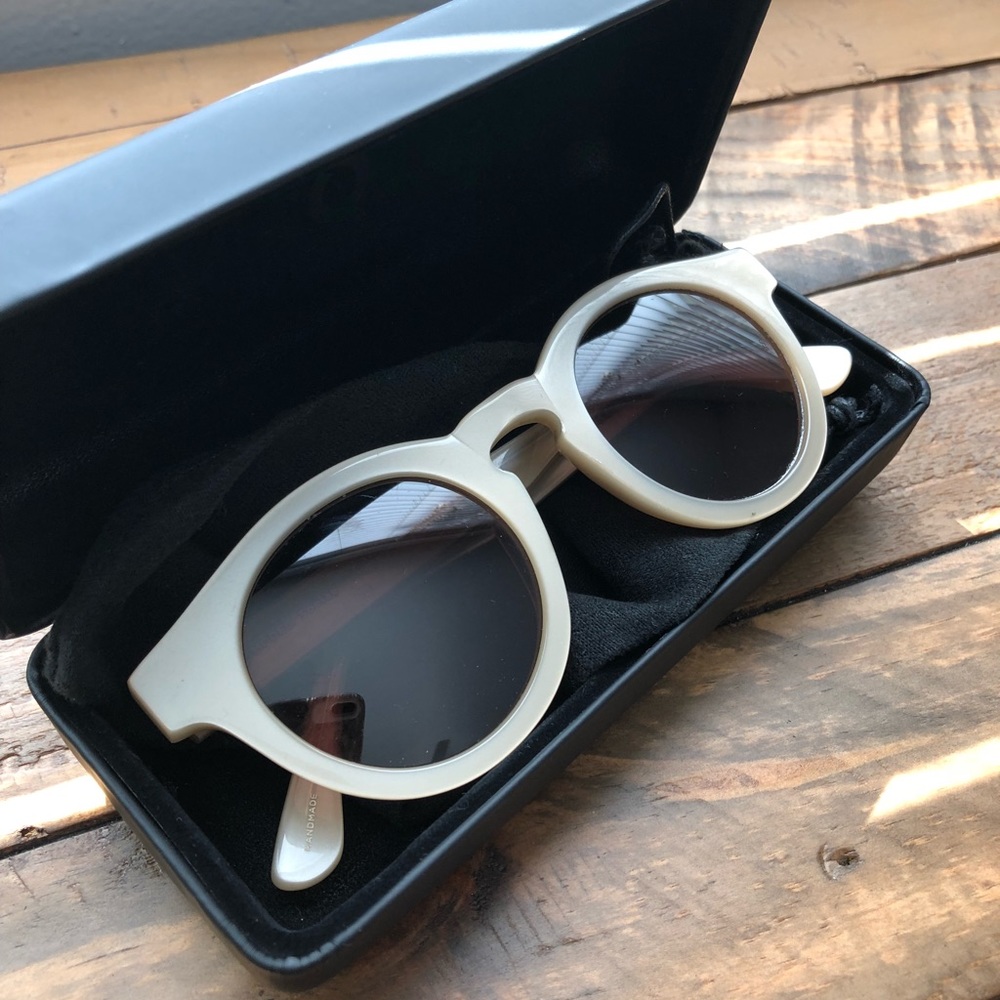 Sunday Somewhere Sunnies